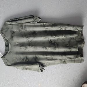 Lululemon Men's shirt